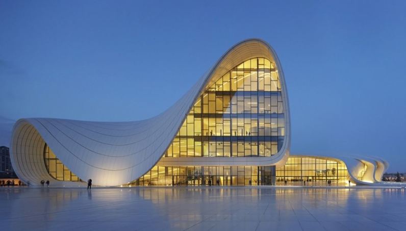 Centre culturel Heydar-Aliyev à Bakou (Azerbaïdjan), architecte Zaha Hadid